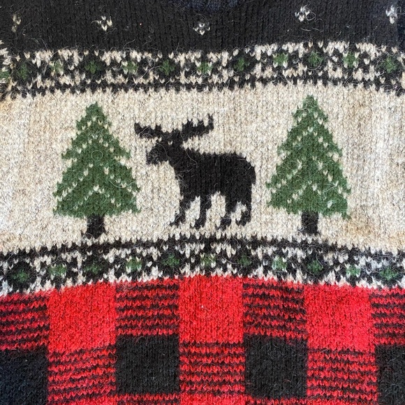 Christmas sweater size 3T - Picture 3 of 4